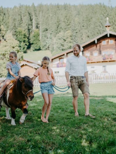 Pony reiten am Bauernhofurlaub Sinnhubgut in Altenmarkt-Zauchensee | Österreich