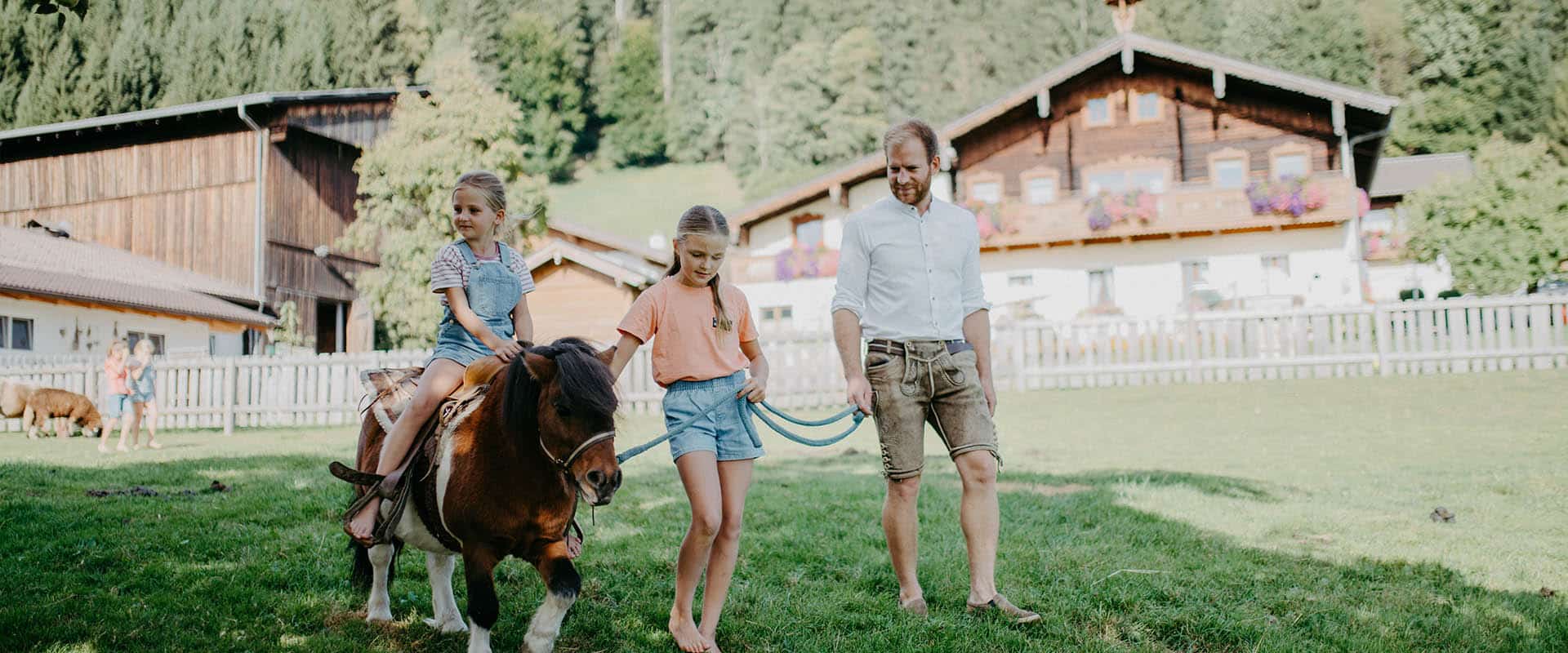 Pony reiten am Bauernhofurlaub Sinnhubgut - Urlaub am Bauernhof in Altenmarkt -Zauchensee